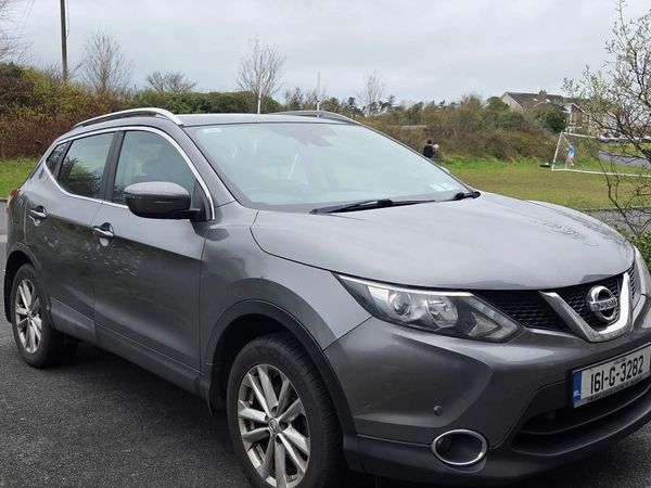 Nissan Qashqai Hatchback, Diesel, 2016, Grey