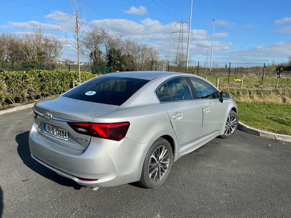 Toyota Avensis Saloon, Diesel, 2017, Silver