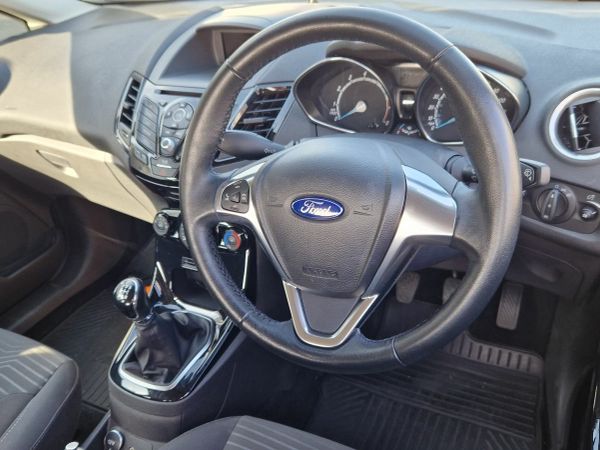 Ford Fiesta Hatchback, Petrol, 2016, Black