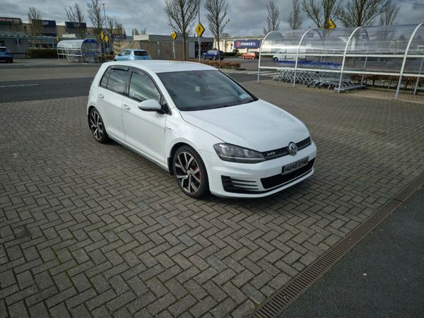 Volkswagen Golf Hatchback, Diesel, 2014, White