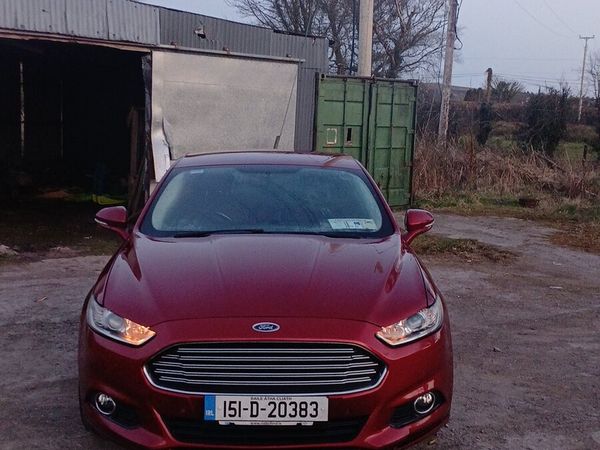 Ford Mondeo Hatchback, Diesel, 2015, Red