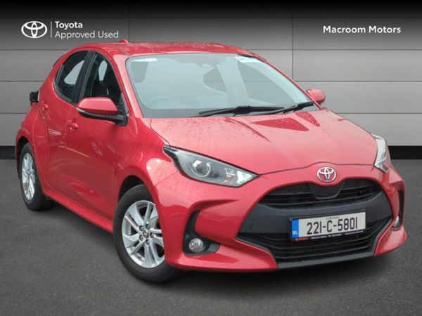 Toyota Yaris Hatchback, Petrol, 2022, Red