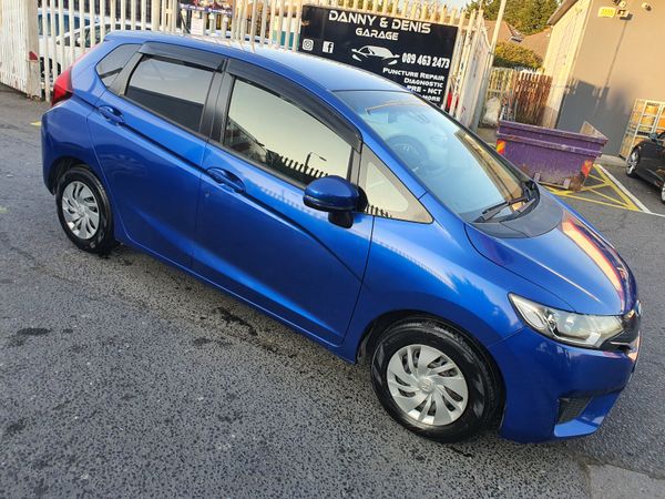 Honda Fit Hatchback, Petrol, 2014, Blue