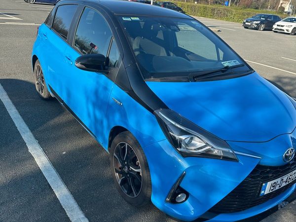 Toyota Yaris Hatchback, Petrol Hybrid, 2019, Blue