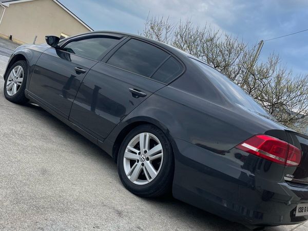Volkswagen Passat Saloon, Diesel, 2013, Grey