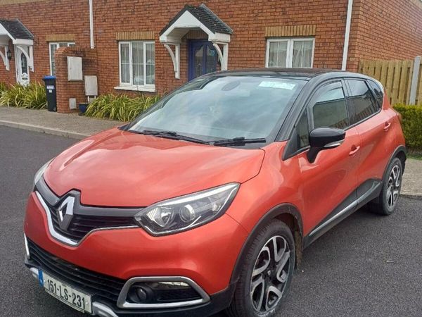 Renault Captur Hatchback, Diesel, 2015, Red