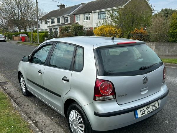 Volkswagen Polo Hatchback, Petrol, 2009, Silver
