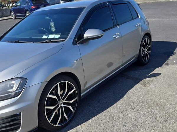 Volkswagen Golf Hatchback, Diesel, 2014, Silver