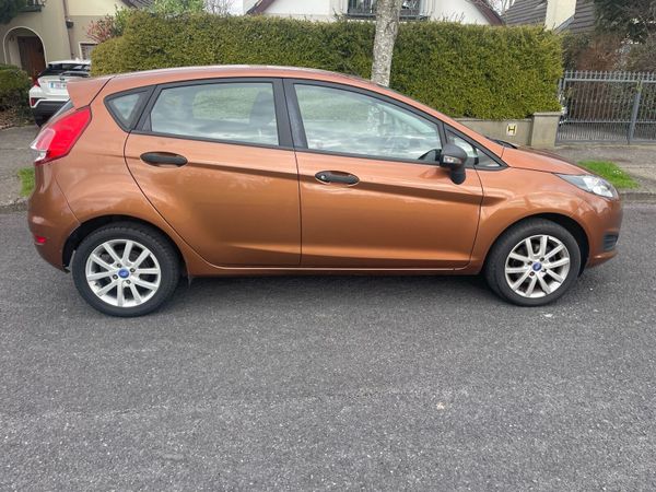 Ford Fiesta Hatchback, Petrol, 2013, Brown