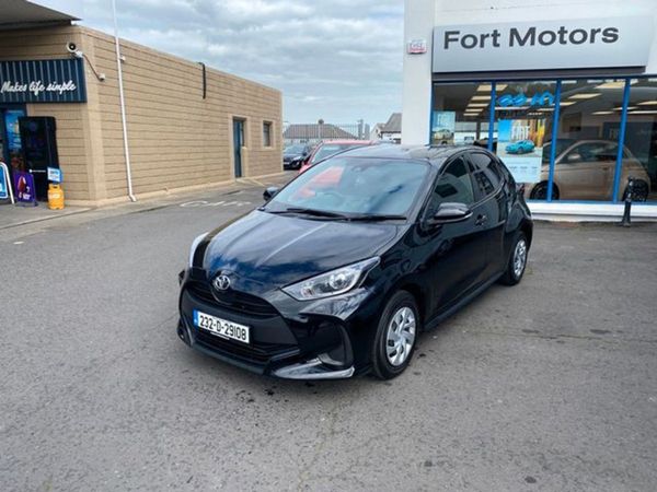Toyota Yaris Hatchback, Petrol, 2023, Black