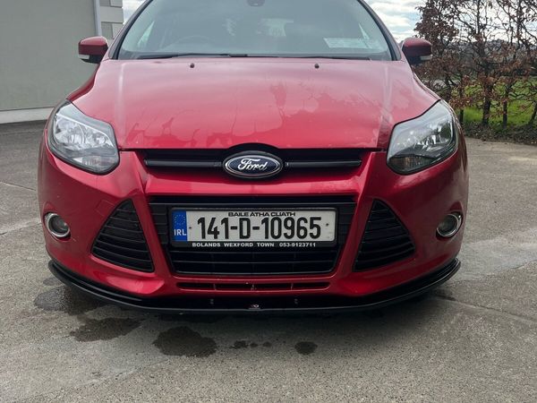 Ford Focus Hatchback, Diesel, 2014, Red