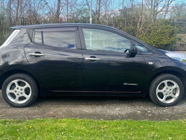 Nissan Leaf Hatchback, Electric, 2017, Black