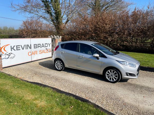 Ford Fiesta Hatchback, Petrol, 2016, Silver