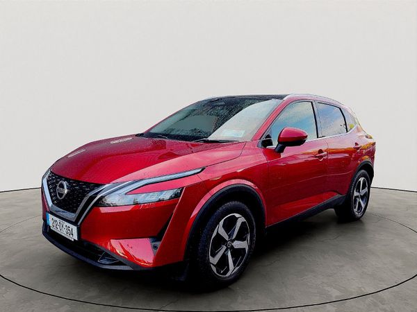 Nissan Qashqai MPV, Petrol, 2021, Red