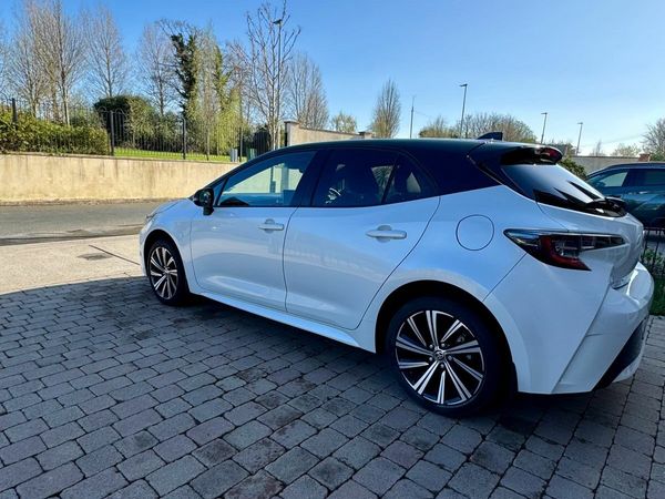 Toyota Corolla Hatchback, Petrol Hybrid, 2022, White