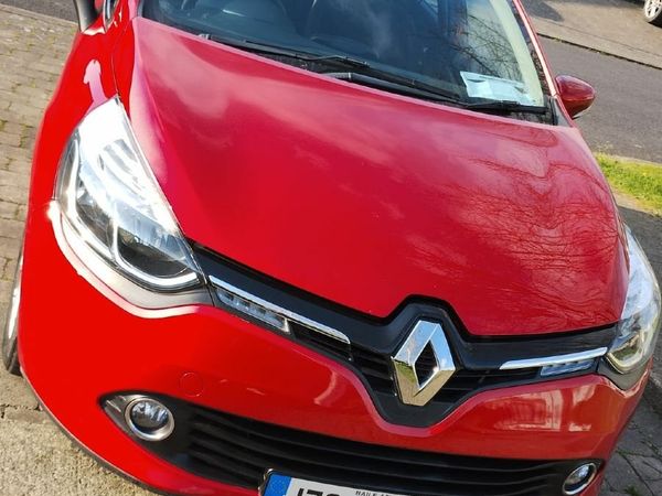 Renault Clio Hatchback, Diesel, 2017, Red