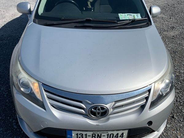Toyota Avensis Saloon, Diesel, 2013, Silver