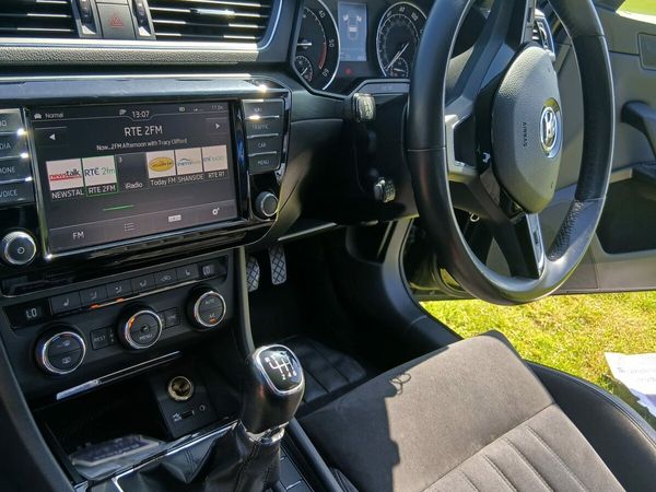 Skoda Superb Hatchback, Diesel, 2016, Black