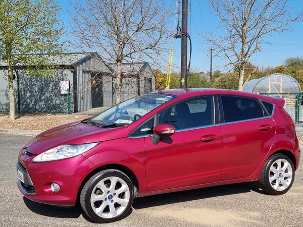 Ford Fiesta Hatchback, Petrol, 2011, Red