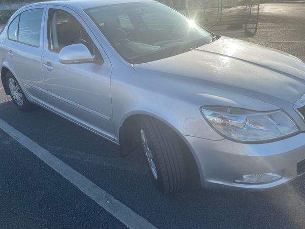 Skoda Octavia Saloon, Diesel, 2012, Silver