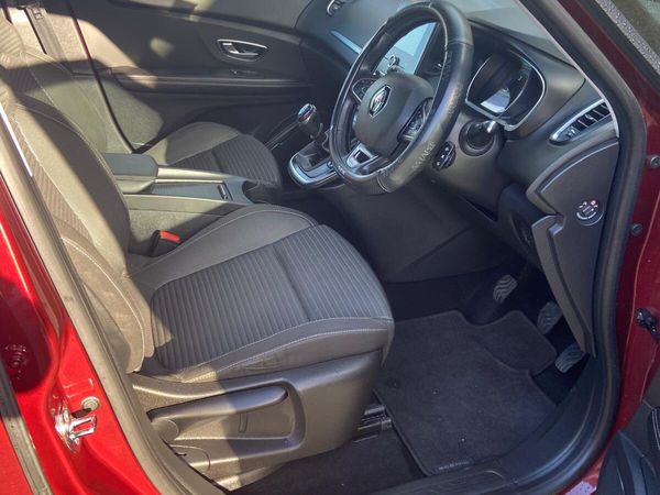 Renault Grand Scenic MPV, Diesel, 2021, Red