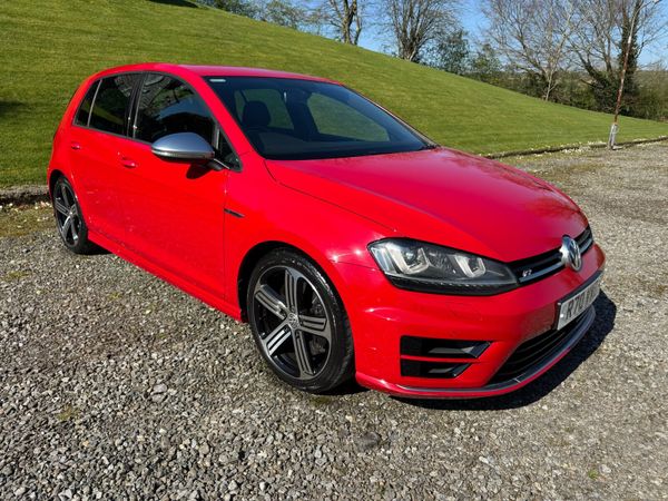 Volkswagen Golf Hatchback, Petrol, 2015, Red