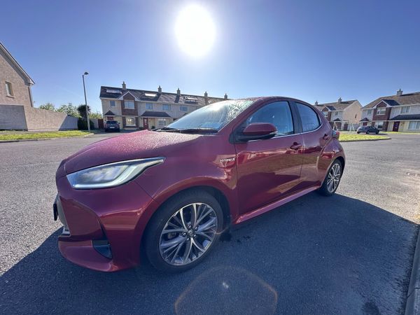 Toyota Yaris Hatchback, Petrol Hybrid, 2021, Red