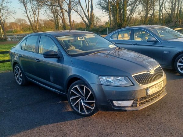 Skoda Octavia Saloon, Diesel, 2018, Grey