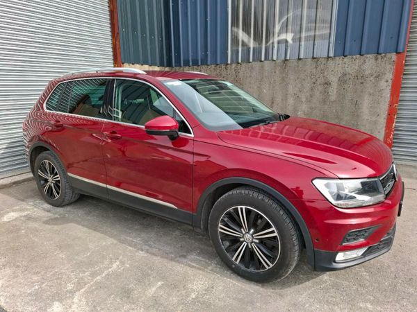 Volkswagen Tiguan SUV, Diesel, 2016, Red
