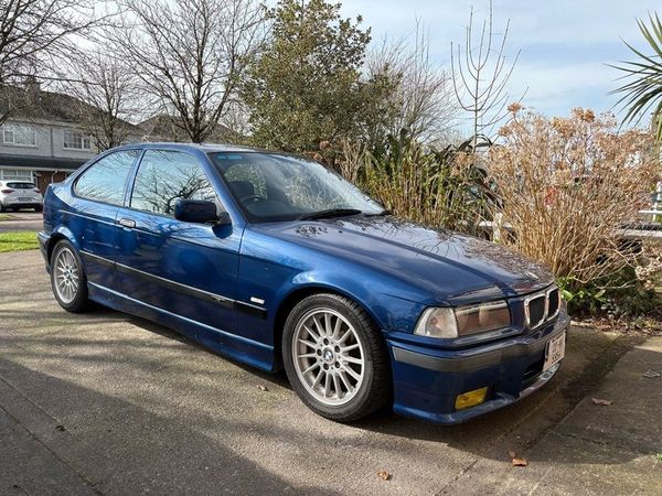 BMW 3-Series Hatchback, Petrol, 2000, Blue