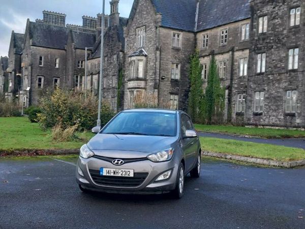 Hyundai i20 Hatchback, Petrol, 2014, Grey