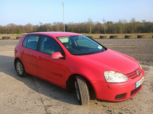 Volkswagen Golf Hatchback, Petrol, 2007, Red