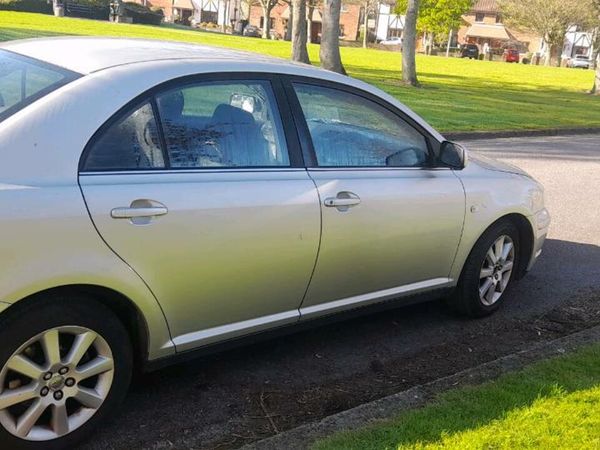 Toyota Avensis Saloon, Petrol, 2006, Silver