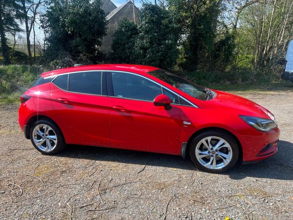 Vauxhall Astra Hatchback, Diesel, 2017, Red