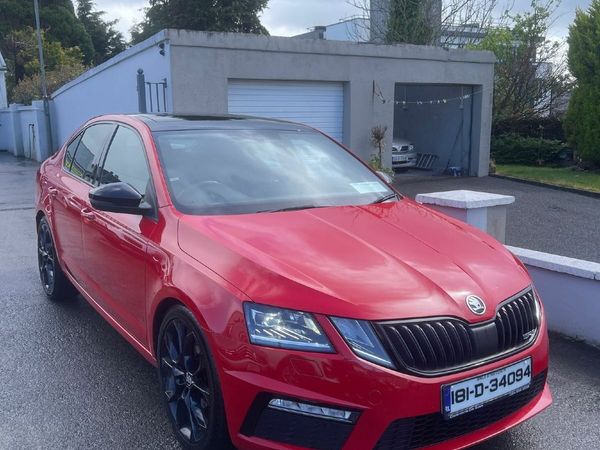 Skoda Octavia Saloon, Diesel, 2018, Red
