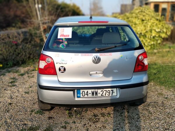 Volkswagen Polo Hatchback, Petrol, 2004, Silver
