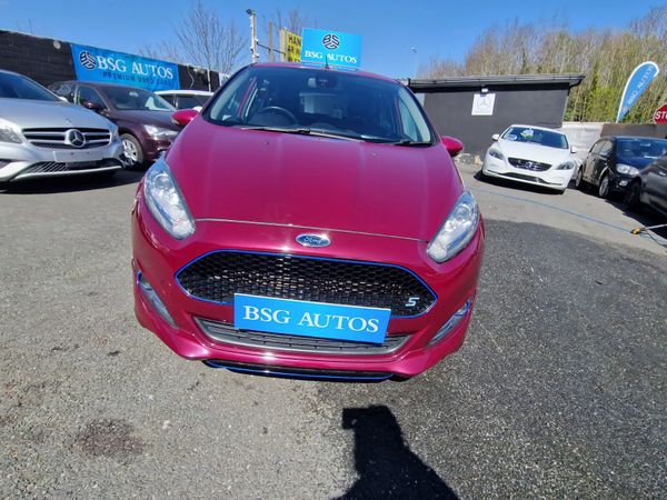 Ford Fiesta Hatchback, Petrol, 2014, Red