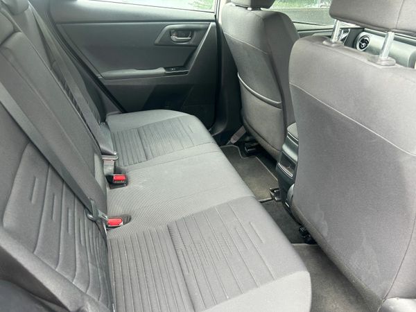 Toyota Auris Hatchback, Petrol, 2018, Grey