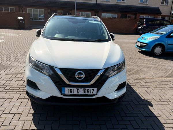 Nissan Qashqai MPV, Petrol, 2019, White