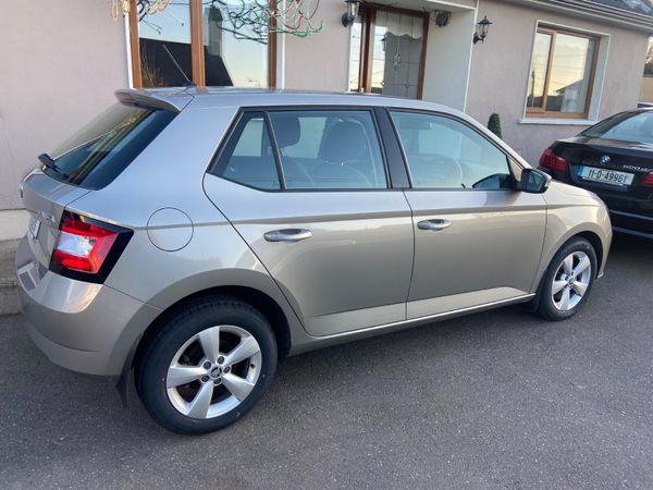 Skoda Fabia Hatchback, Petrol, 2015, Beige
