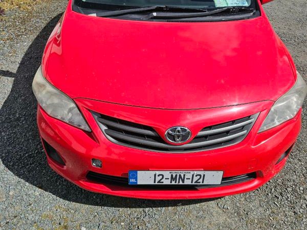 Toyota Corolla Saloon, Diesel, 2012, Red