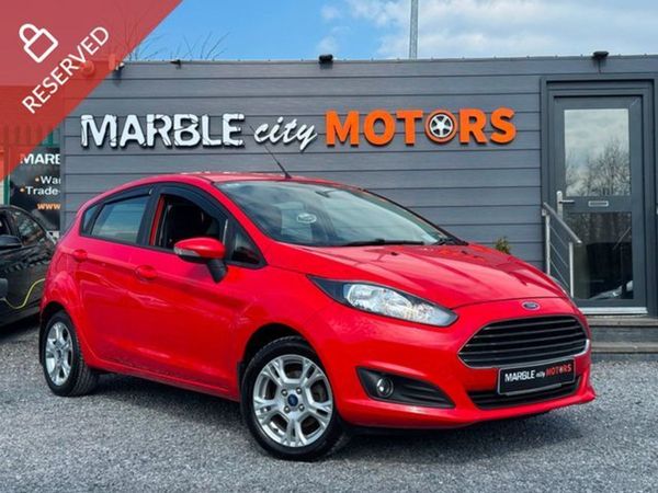 Ford Fiesta Hatchback, Petrol, 2015, Red