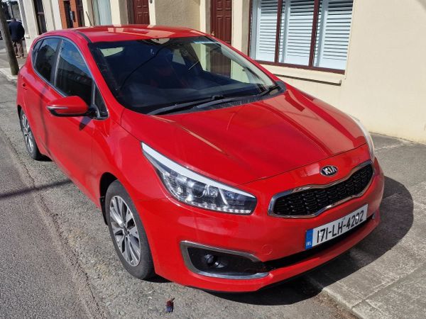 Kia Ceed Hatchback, Diesel, 2017, Red