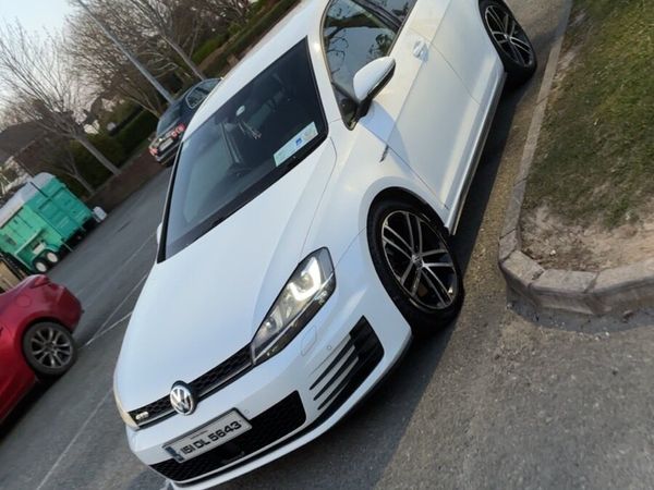 Volkswagen Golf Hatchback, Diesel, 2015, White