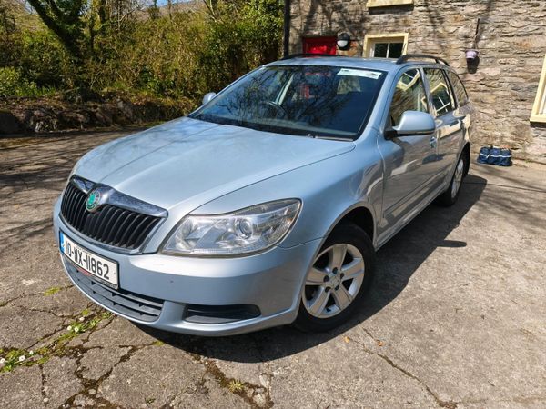 Skoda Octavia Estate, Diesel, 2010, Blue