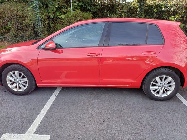 Volkswagen Golf Hatchback, Petrol, 2015, Red