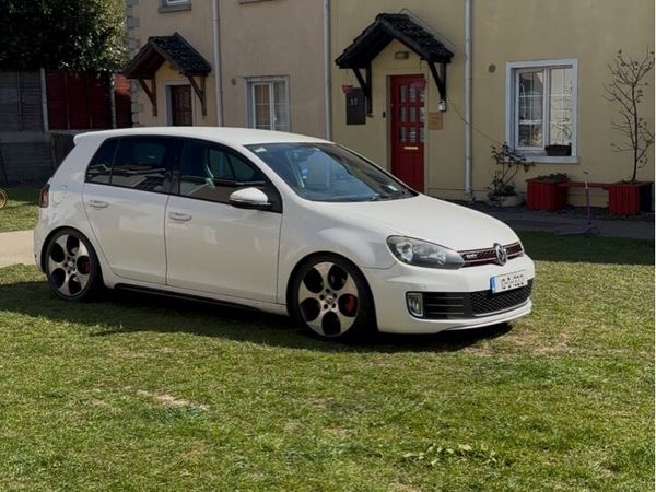 Volkswagen Golf Hatchback, Petrol, 2010, White