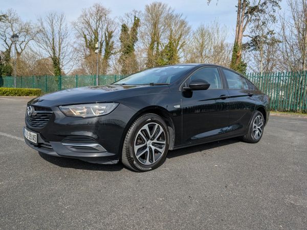 Opel Insignia Hatchback, Diesel, 2019, Black