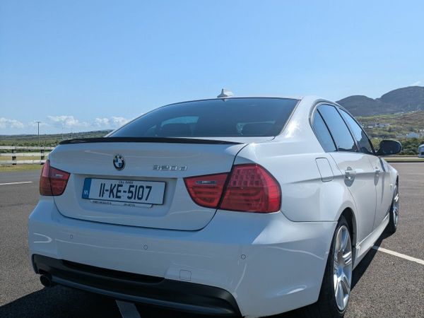 BMW 3-Series Saloon, Diesel, 2011, White
