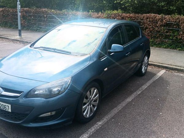 Vauxhall Astra Hatchback, Diesel, 2014, Blue